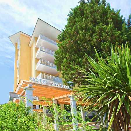 Wellness Hotel Apollo - Terme & Wellness Lifeclass ポルトローシュ エクステリア 写真