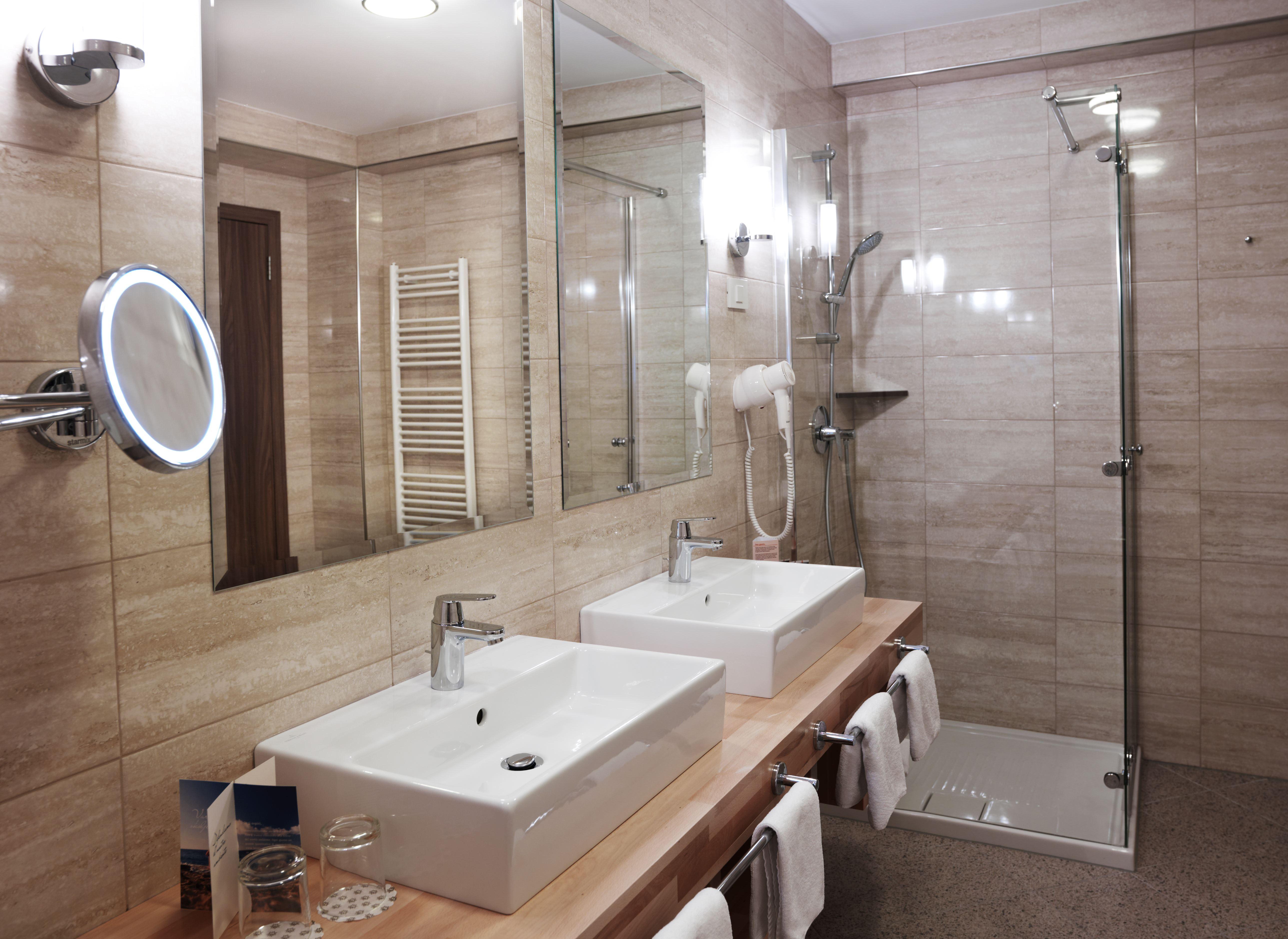 Wellness Hotel Apollo - Terme & Wellness Lifeclass ポルトローシュ エクステリア 写真