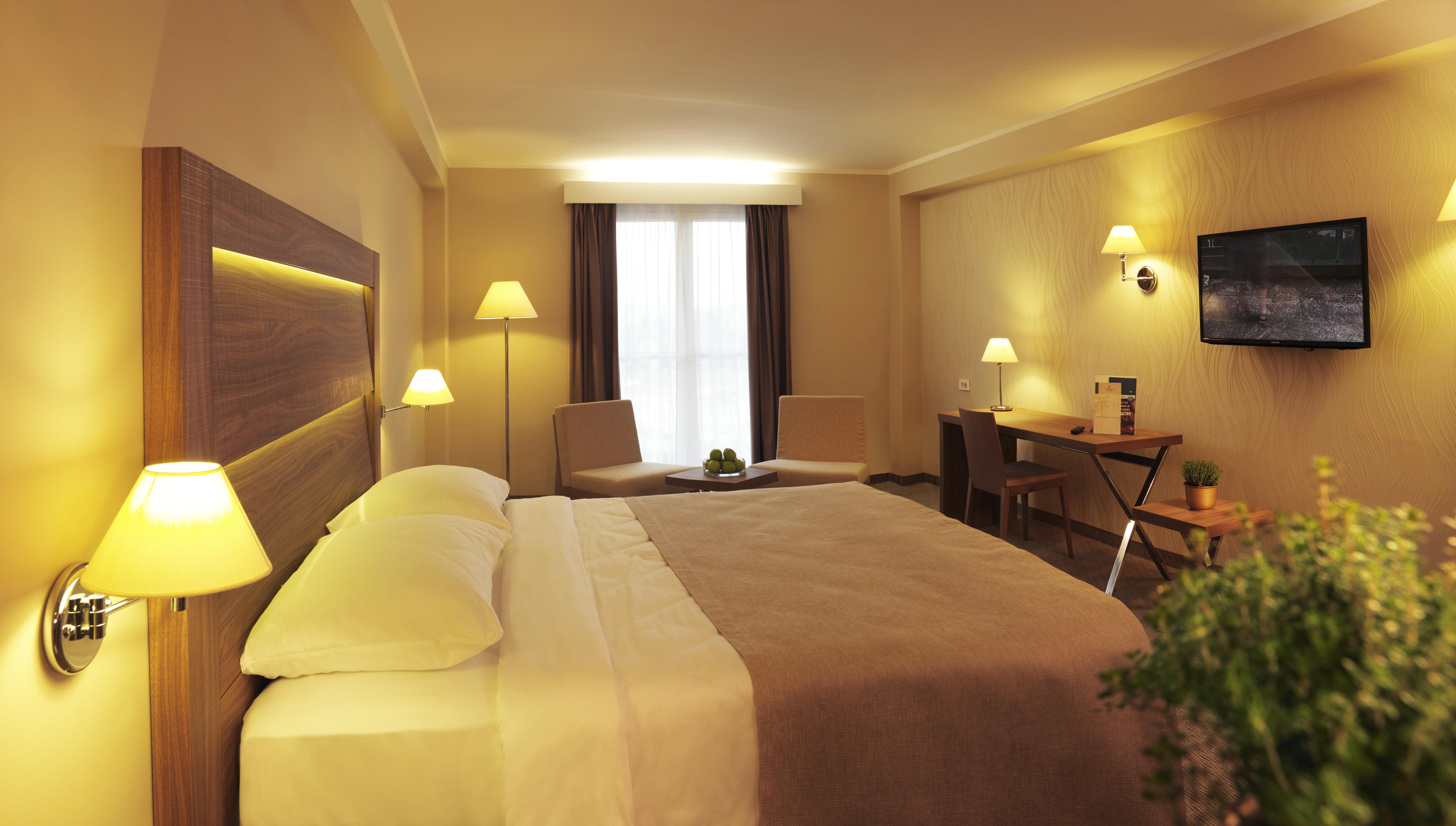 Wellness Hotel Apollo - Terme & Wellness Lifeclass ポルトローシュ エクステリア 写真