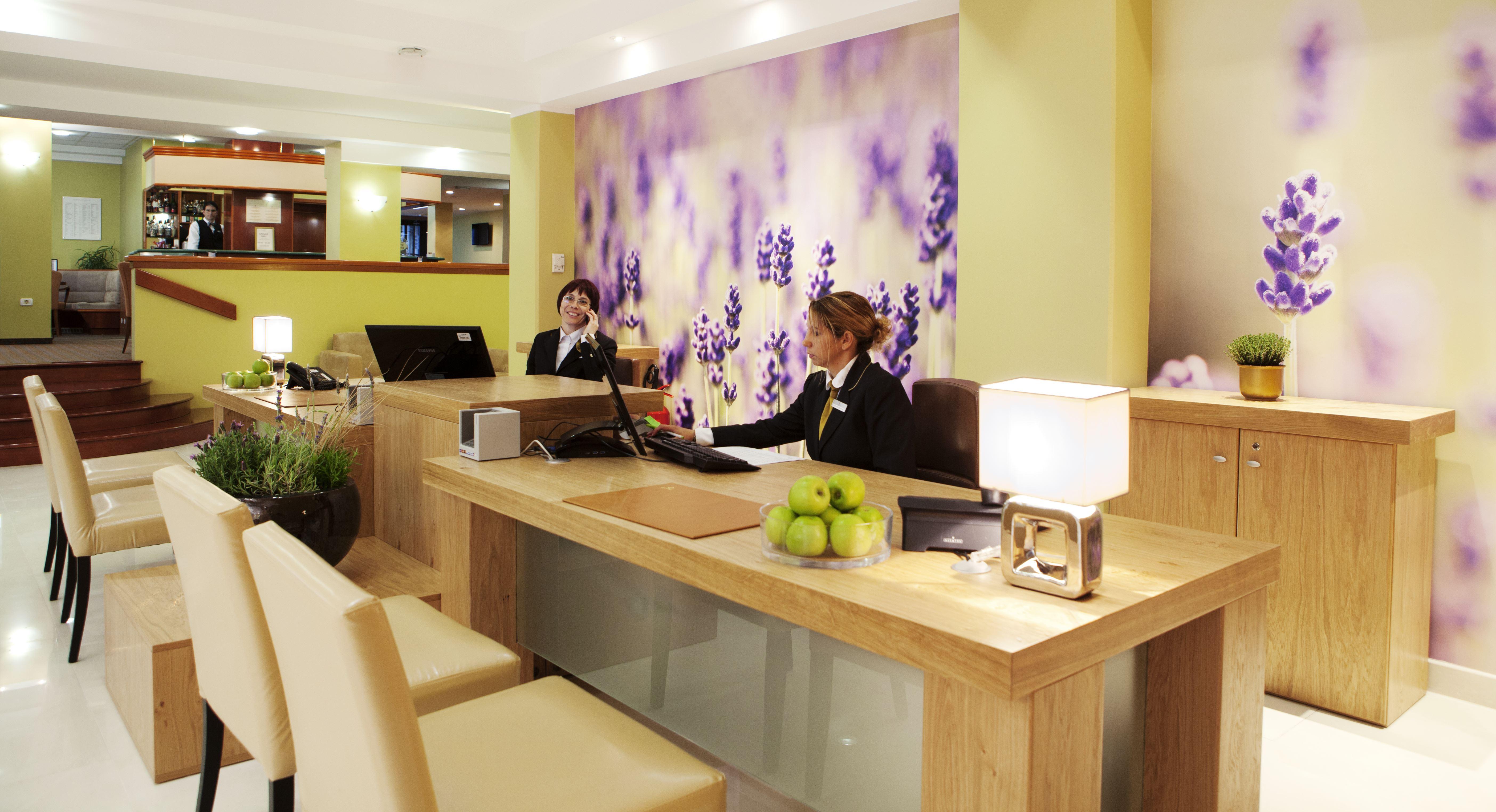 Wellness Hotel Apollo - Terme & Wellness Lifeclass ポルトローシュ エクステリア 写真