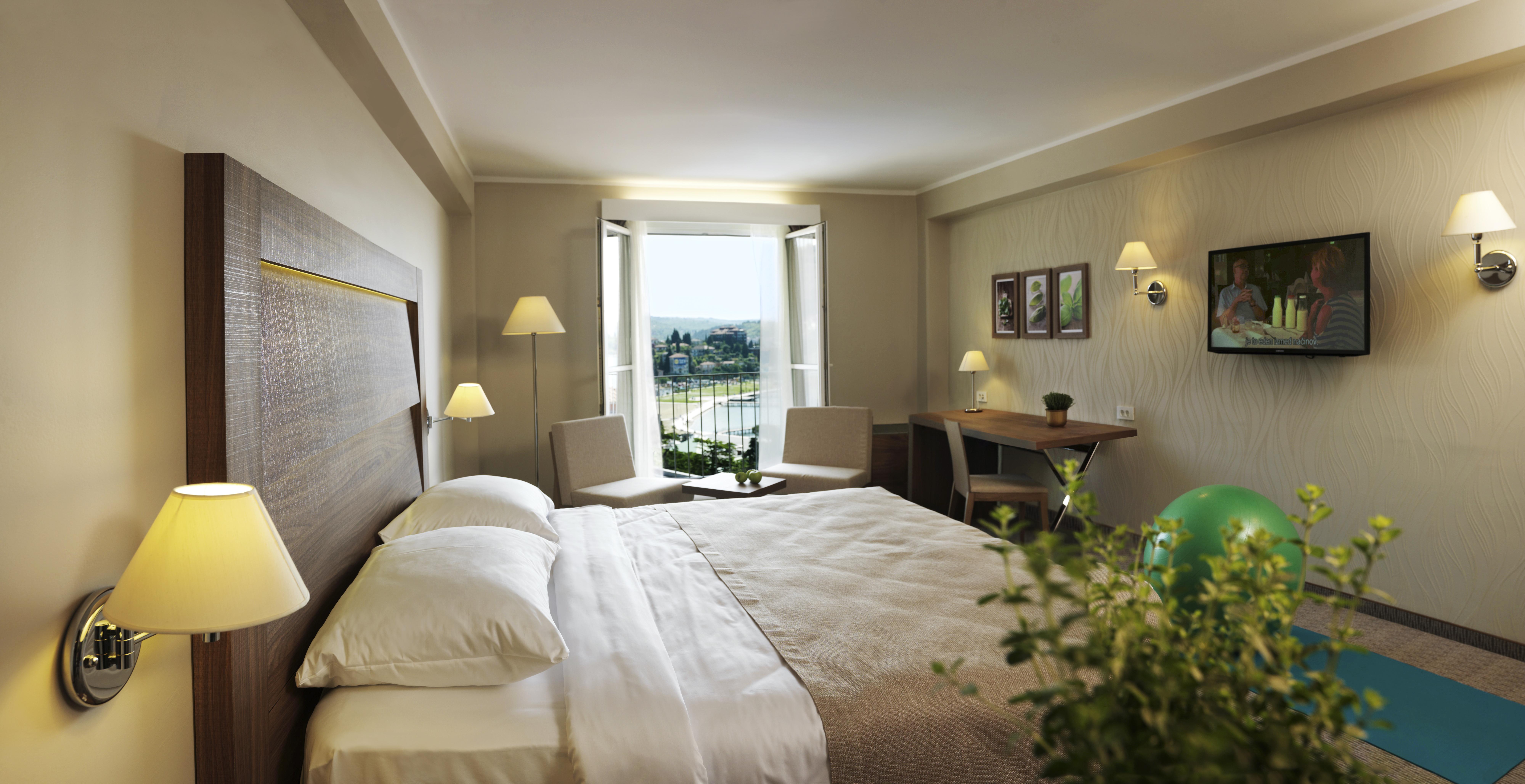 Wellness Hotel Apollo - Terme & Wellness Lifeclass ポルトローシュ エクステリア 写真