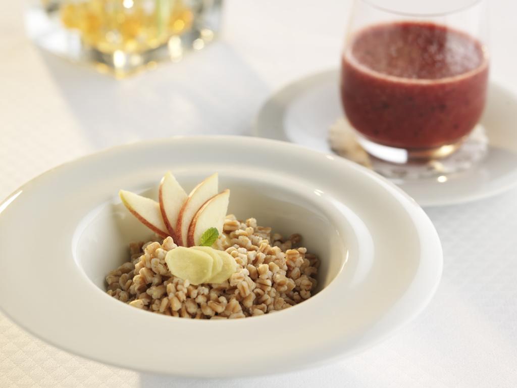 Wellness Hotel Apollo - Terme & Wellness Lifeclass ポルトローシュ エクステリア 写真