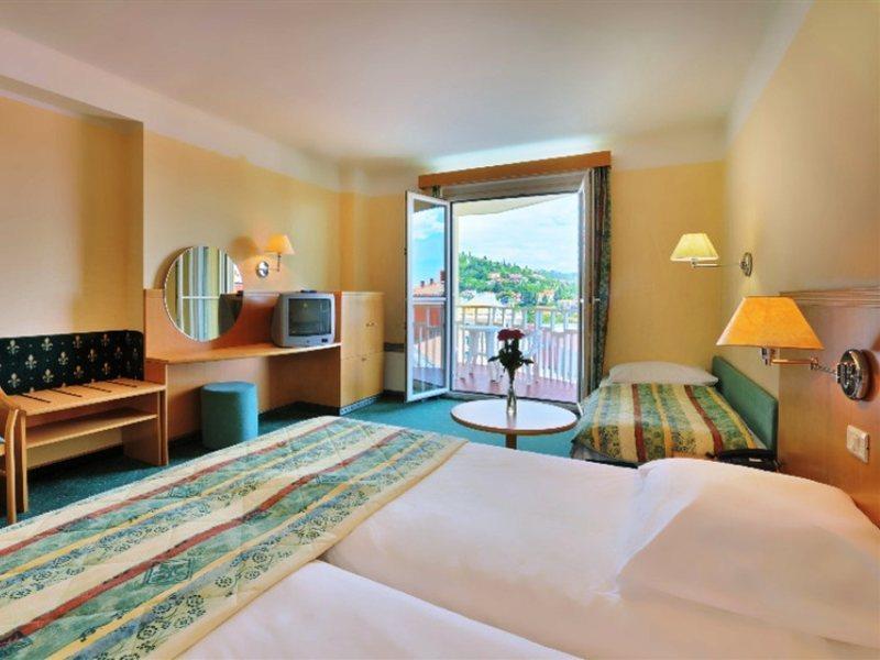 Wellness Hotel Apollo - Terme & Wellness Lifeclass ポルトローシュ エクステリア 写真